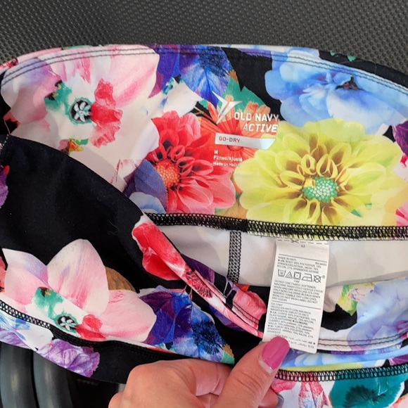 Old Navy Active floral leggings - Picture 4 of 4